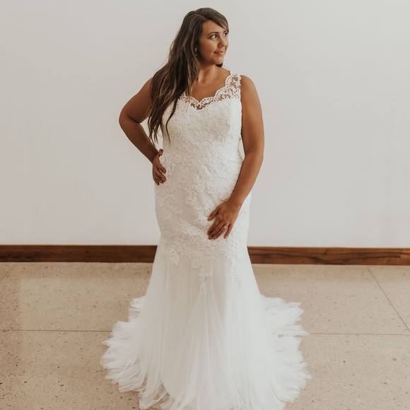 White One Plus Size Wedding Gown - Picture 7 of 8